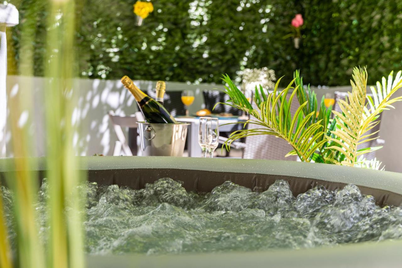 Oasis Luxury Apartment With Terrarce And Jacuzzi Split Bagian luar foto