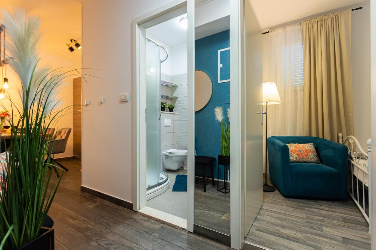 Oasis Luxury Apartment With Terrarce And Jacuzzi Split Bagian luar foto