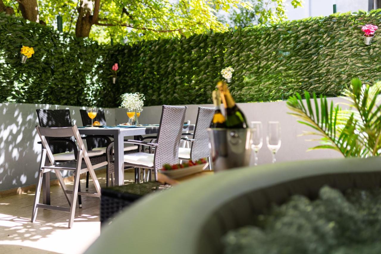 Oasis Luxury Apartment With Terrarce And Jacuzzi Split Bagian luar foto