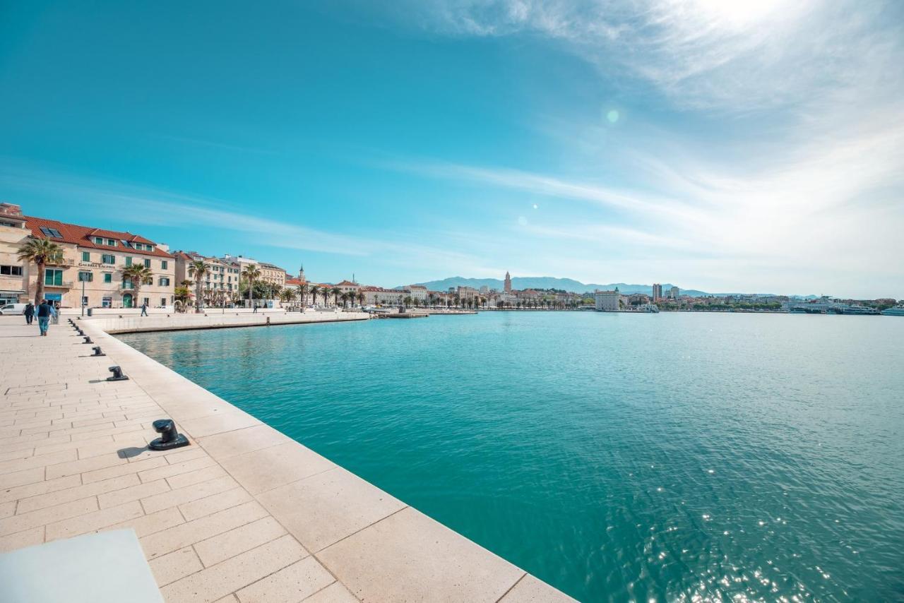 Oasis Luxury Apartment With Terrarce And Jacuzzi Split Bagian luar foto